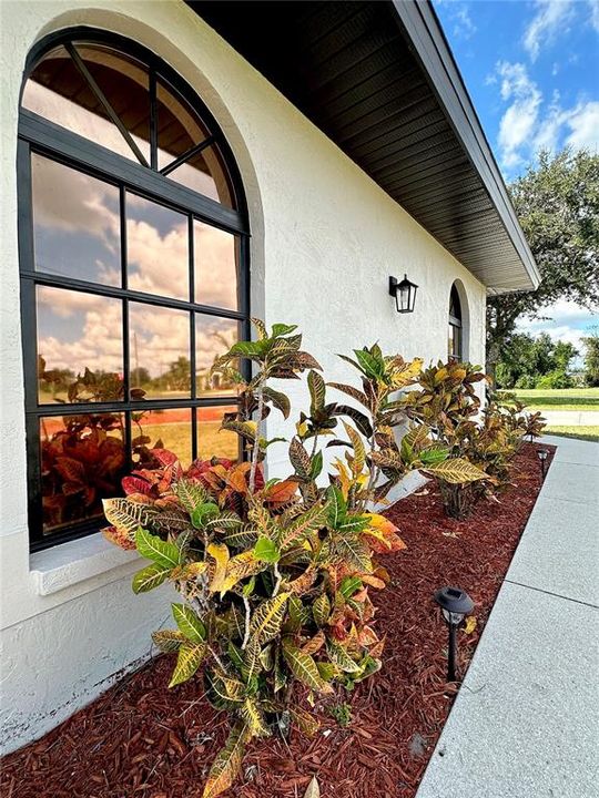 For Sale: $428,900 (3 beds, 2 baths, 2092 Square Feet)