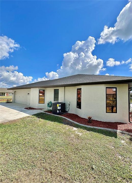 For Sale: $428,900 (3 beds, 2 baths, 2092 Square Feet)