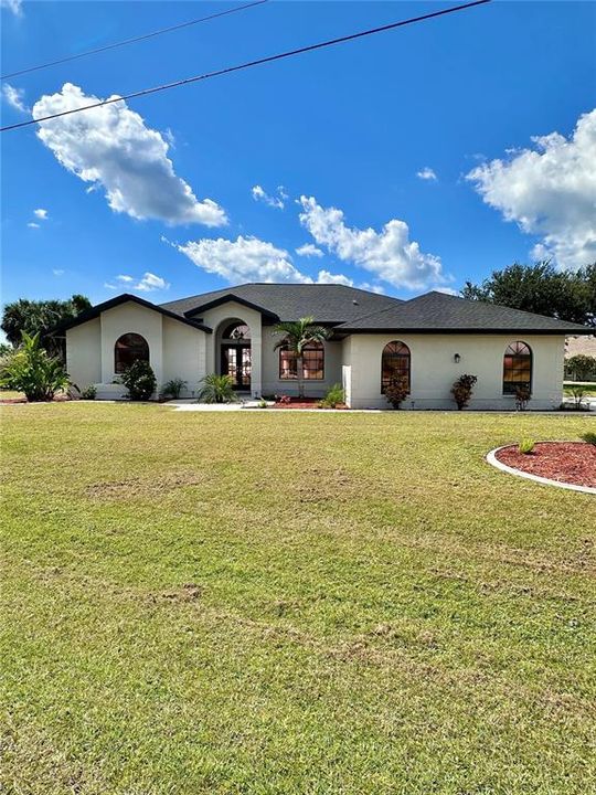 For Sale: $428,900 (3 beds, 2 baths, 2092 Square Feet)