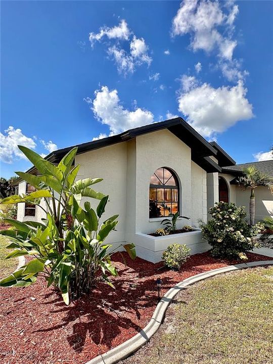 For Sale: $428,900 (3 beds, 2 baths, 2092 Square Feet)