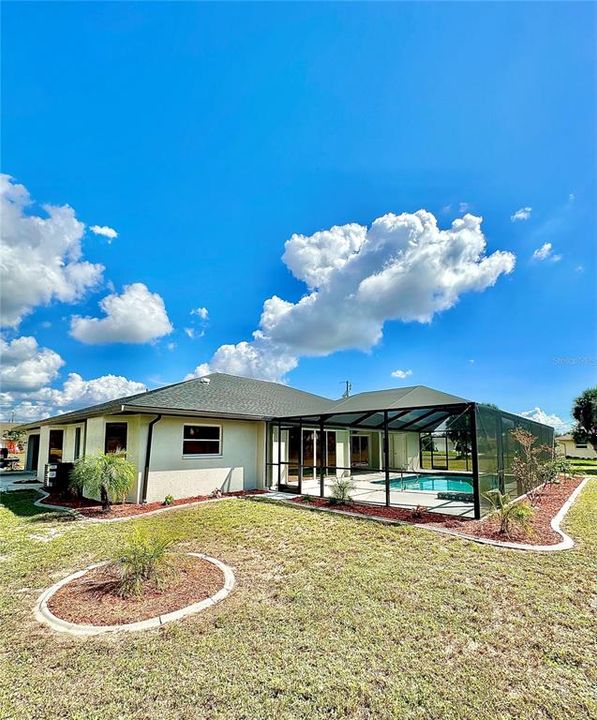 For Sale: $428,900 (3 beds, 2 baths, 2092 Square Feet)