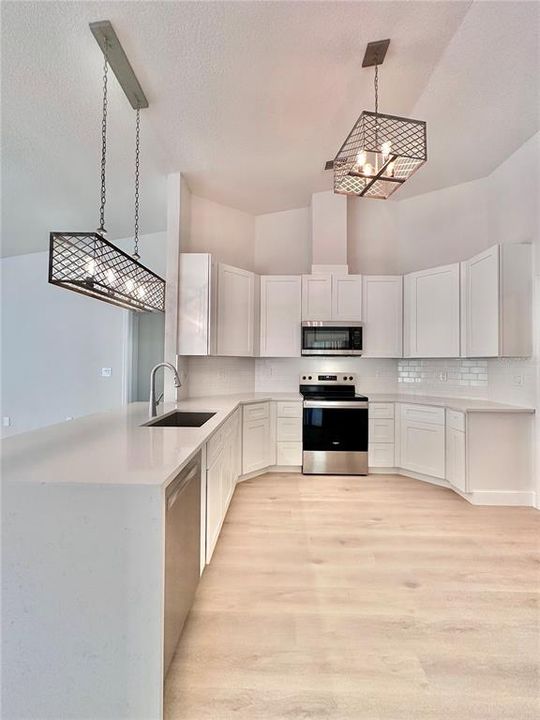 For Sale: $428,900 (3 beds, 2 baths, 2092 Square Feet)