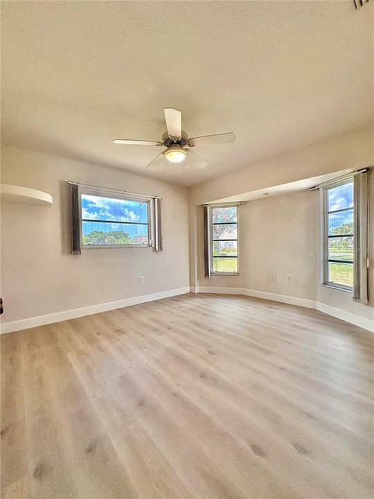 For Sale: $428,900 (3 beds, 2 baths, 2092 Square Feet)