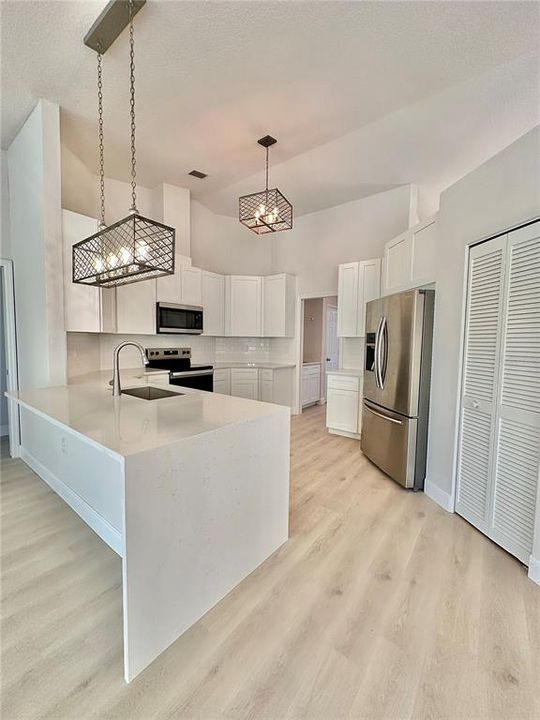 For Sale: $428,900 (3 beds, 2 baths, 2092 Square Feet)