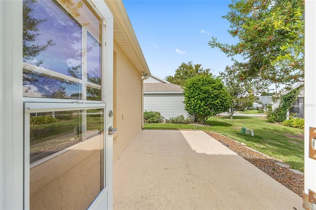 Active With Contract: $335,000 (3 beds, 2 baths, 1785 Square Feet)