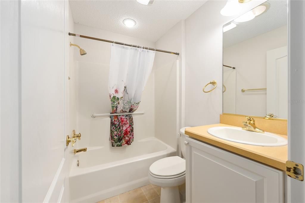 Active With Contract: $335,000 (3 beds, 2 baths, 1785 Square Feet)