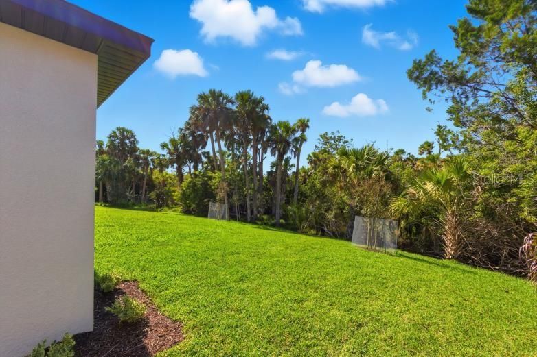 For Sale: $600,000 (3 beds, 3 baths, 2093 Square Feet)