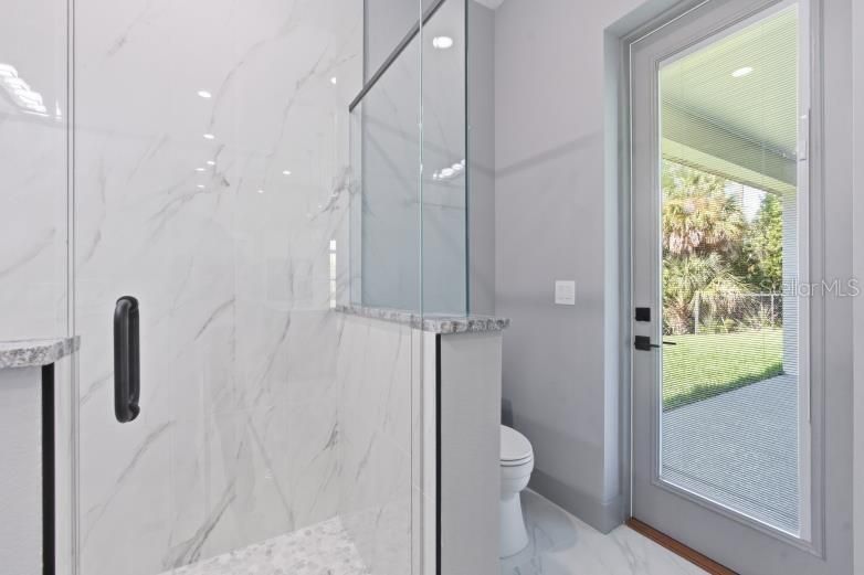 For Sale: $600,000 (3 beds, 3 baths, 2093 Square Feet)