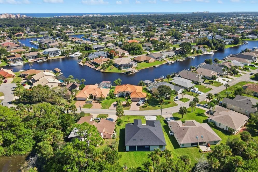 For Sale: $600,000 (3 beds, 3 baths, 2093 Square Feet)