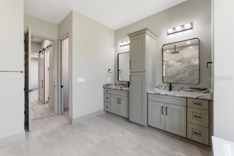 For Sale: $600,000 (3 beds, 3 baths, 2093 Square Feet)