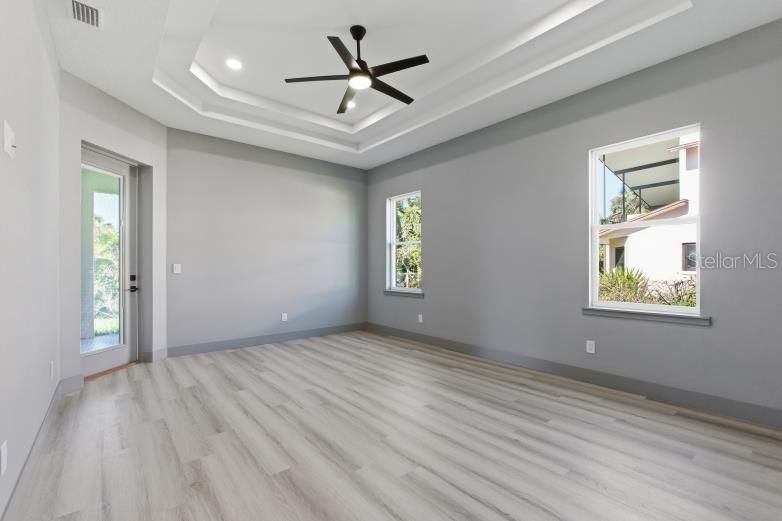 For Sale: $600,000 (3 beds, 3 baths, 2093 Square Feet)