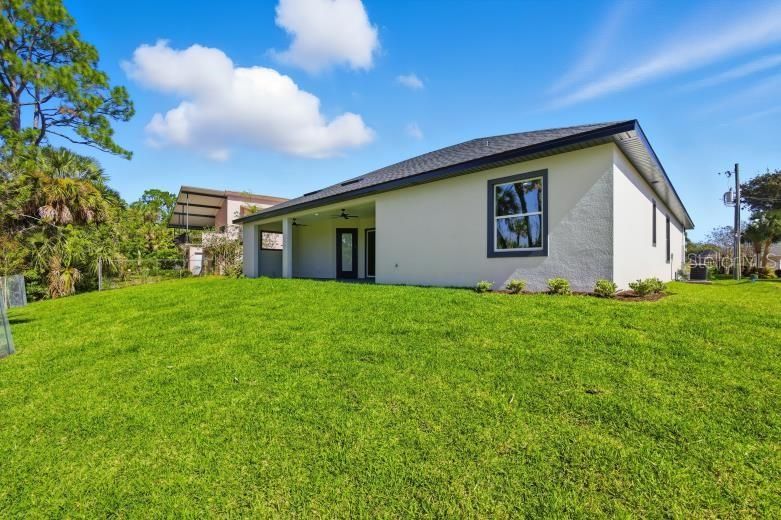 For Sale: $600,000 (3 beds, 3 baths, 2093 Square Feet)