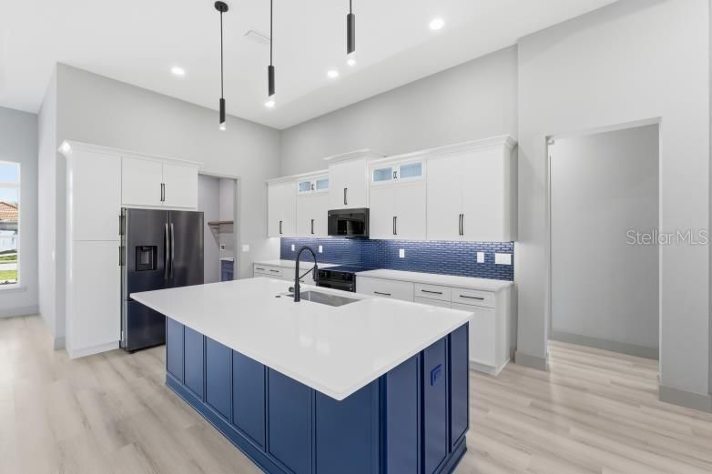 For Sale: $600,000 (3 beds, 3 baths, 2093 Square Feet)