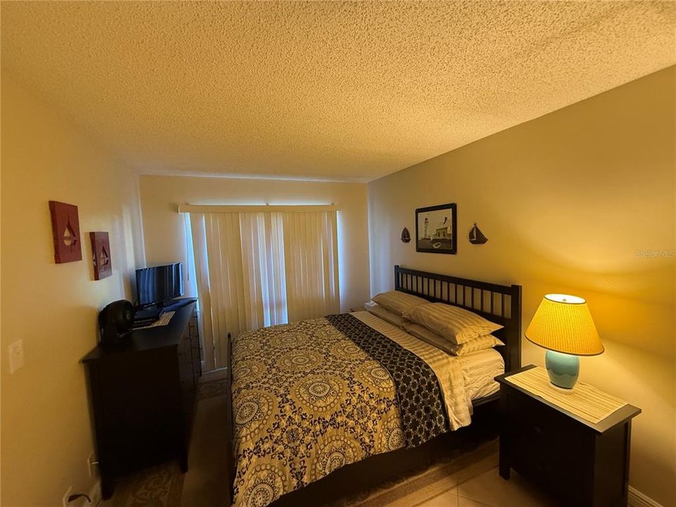 For Rent: $3,800 (2 beds, 2 baths, 830 Square Feet)