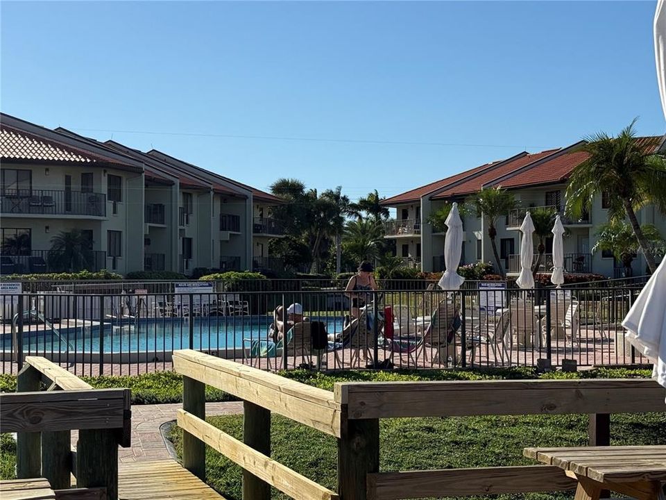 For Rent: $3,800 (2 beds, 2 baths, 830 Square Feet)