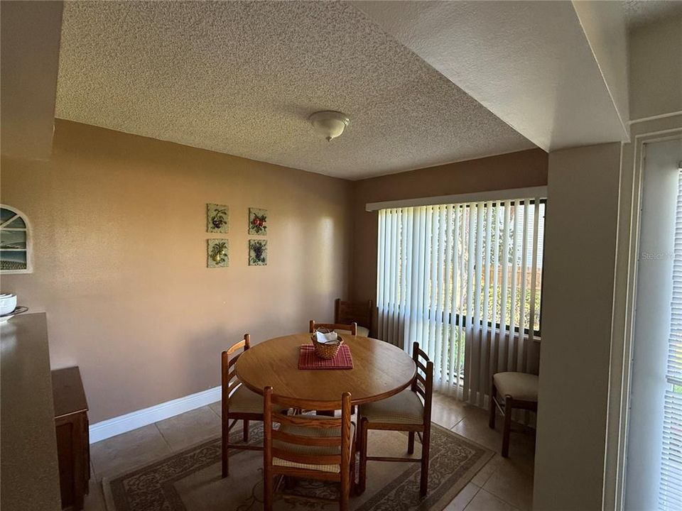 For Rent: $3,800 (2 beds, 2 baths, 830 Square Feet)