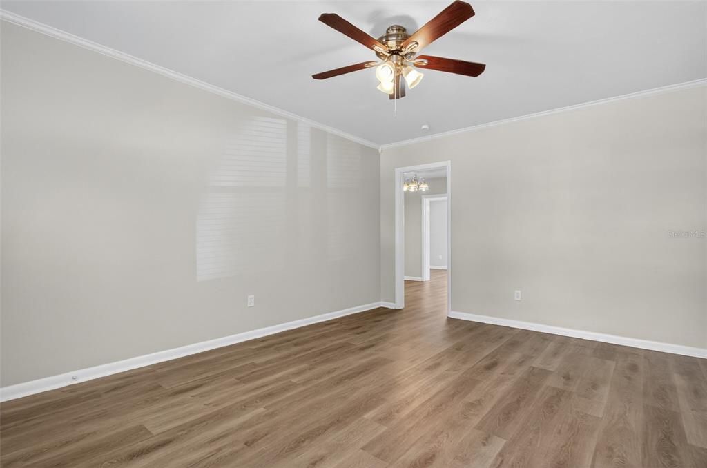 Activo con contrato: $395,000 (3 camas, 2 baños, 1268 Pies cuadrados)