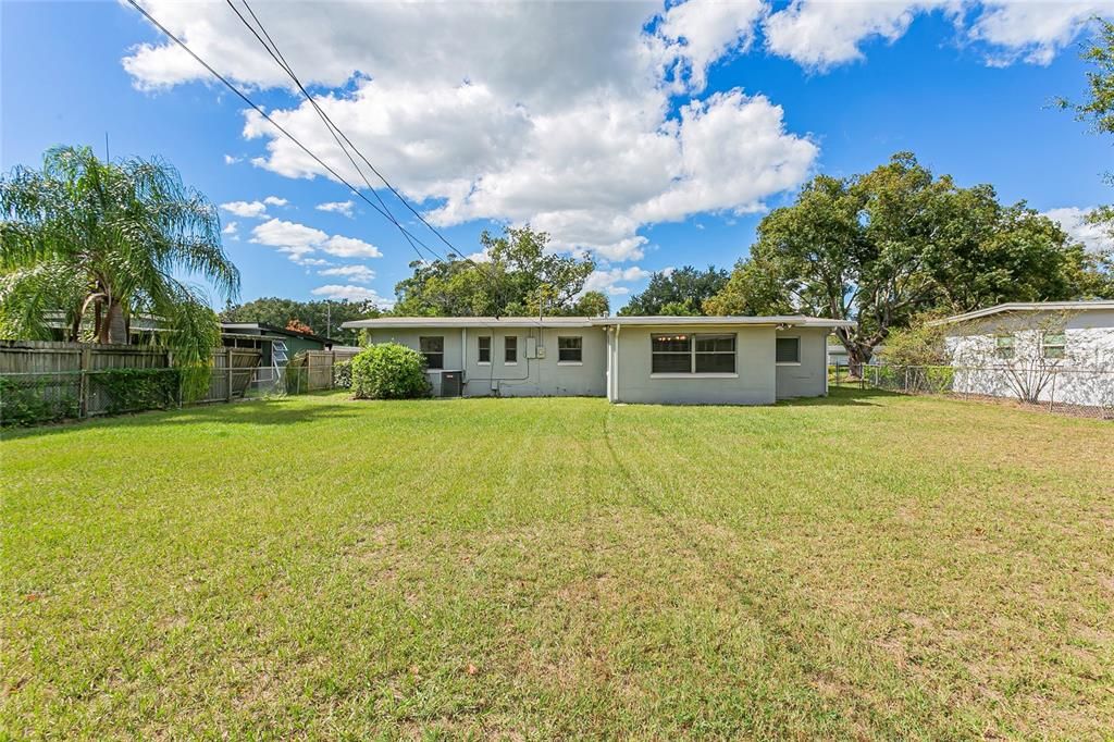 Activo con contrato: $395,000 (3 camas, 2 baños, 1268 Pies cuadrados)