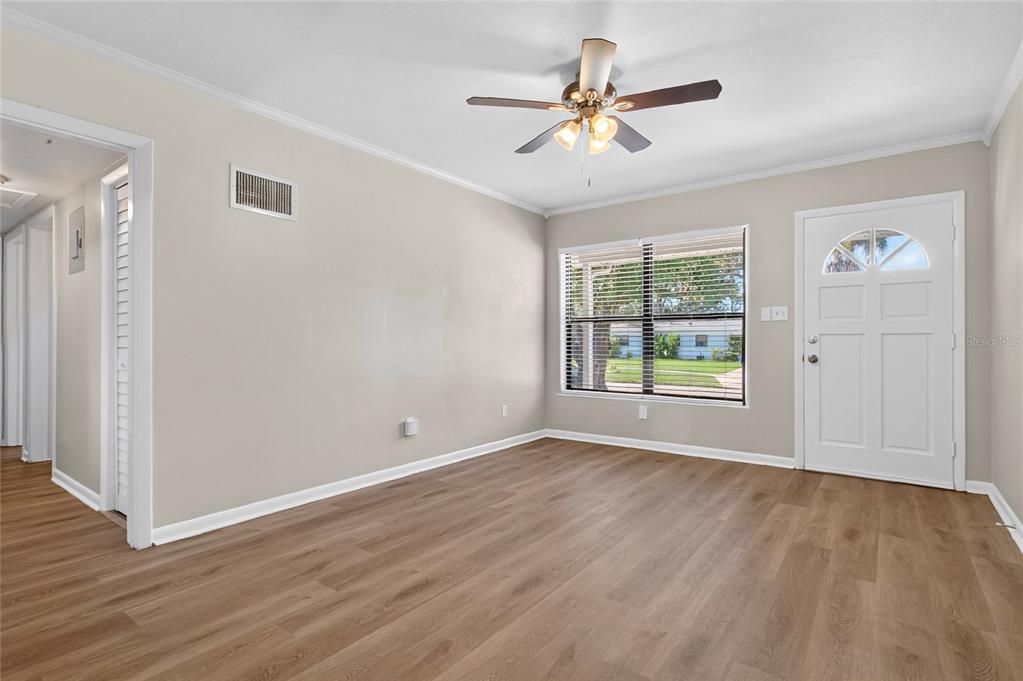 Activo con contrato: $395,000 (3 camas, 2 baños, 1268 Pies cuadrados)