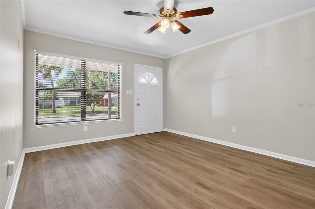 Activo con contrato: $395,000 (3 camas, 2 baños, 1268 Pies cuadrados)