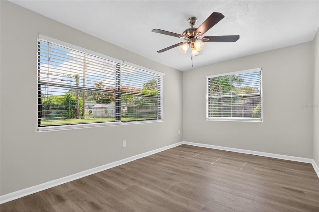 Activo con contrato: $395,000 (3 camas, 2 baños, 1268 Pies cuadrados)