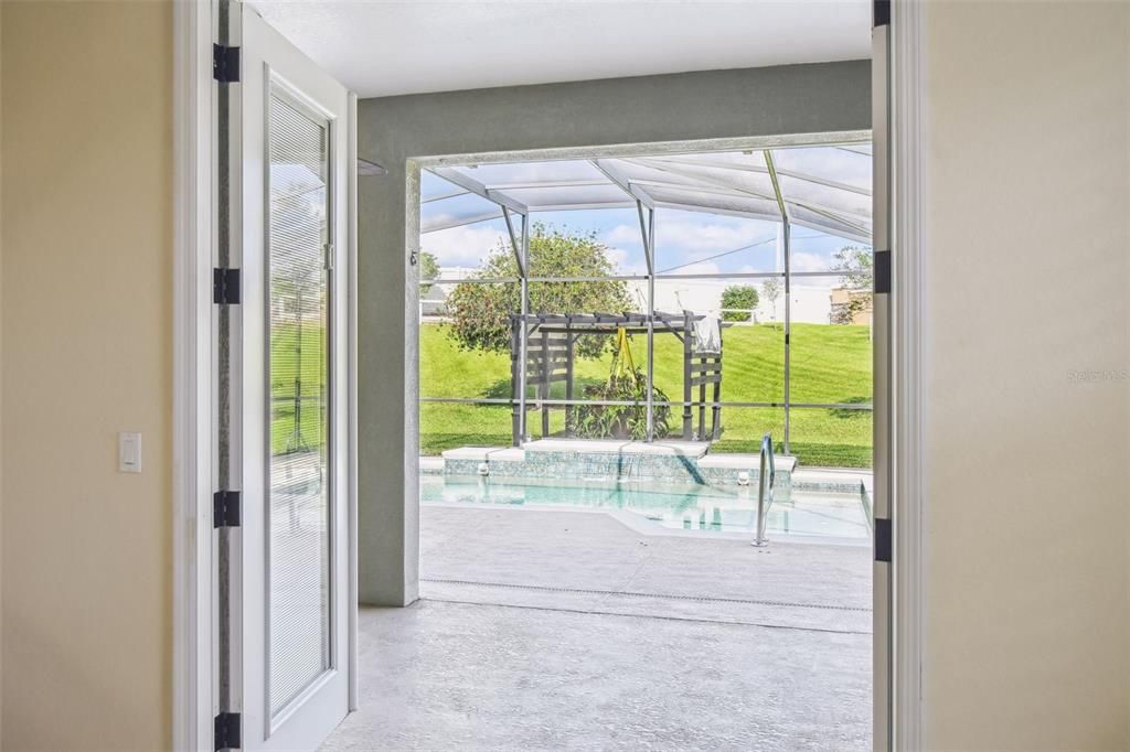 For Sale: $575,000 (3 beds, 3 baths, 2736 Square Feet)