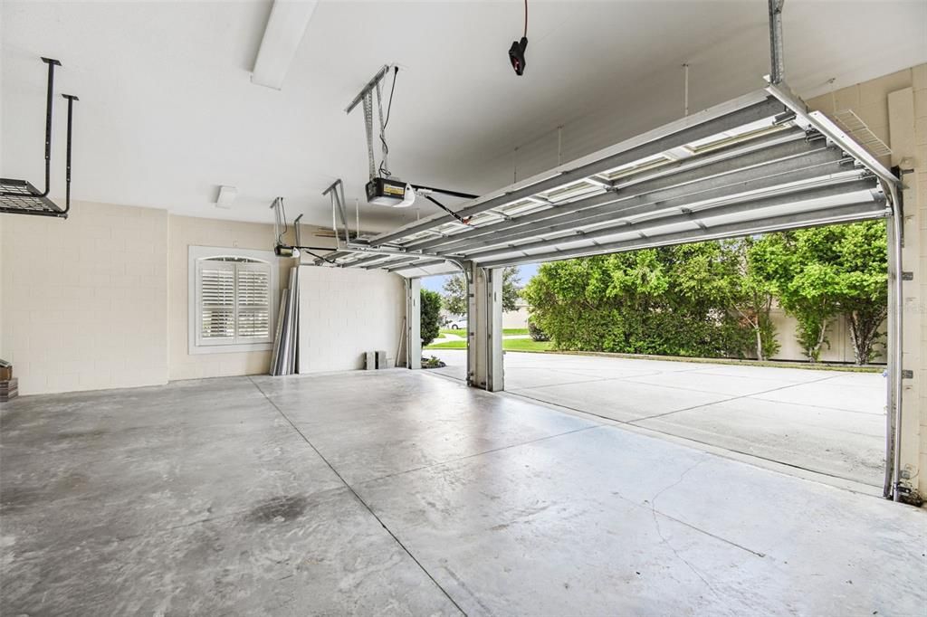 For Sale: $575,000 (3 beds, 3 baths, 2736 Square Feet)