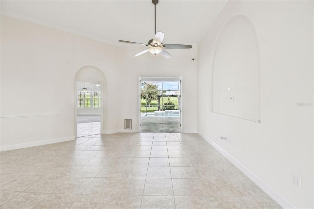 For Sale: $575,000 (3 beds, 3 baths, 2736 Square Feet)