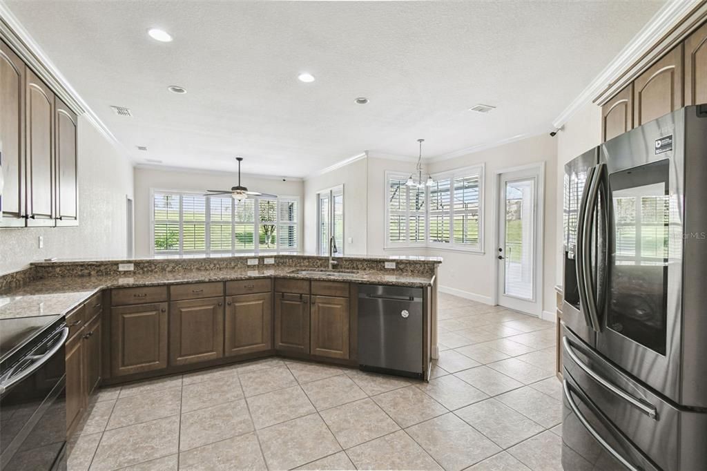 For Sale: $575,000 (3 beds, 3 baths, 2736 Square Feet)