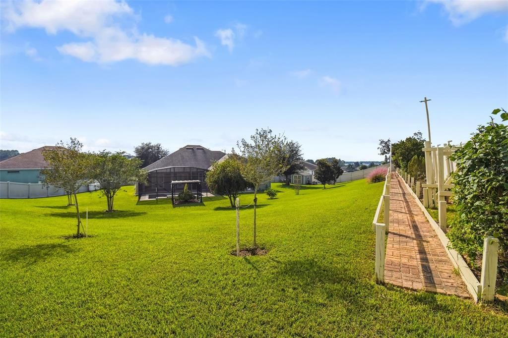 For Sale: $575,000 (3 beds, 3 baths, 2736 Square Feet)