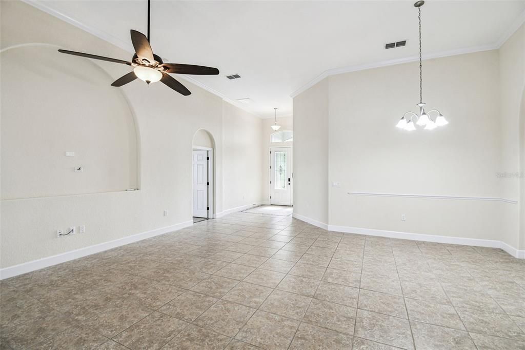 For Sale: $575,000 (3 beds, 3 baths, 2736 Square Feet)