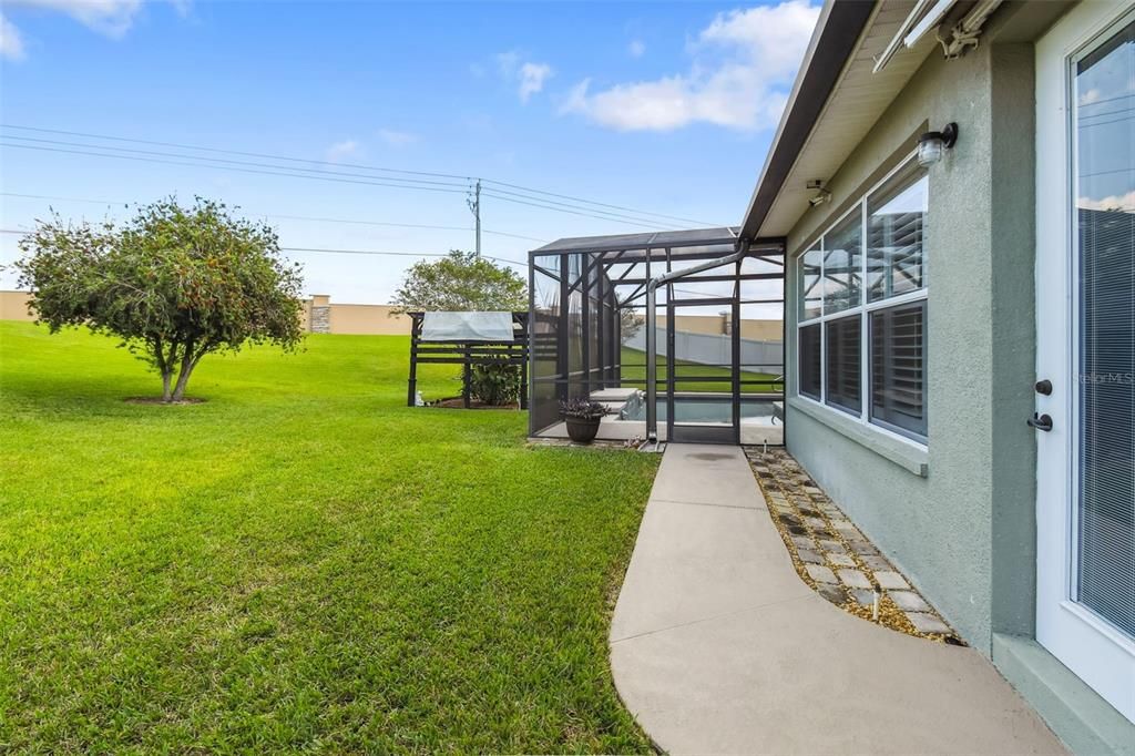 For Sale: $575,000 (3 beds, 3 baths, 2736 Square Feet)