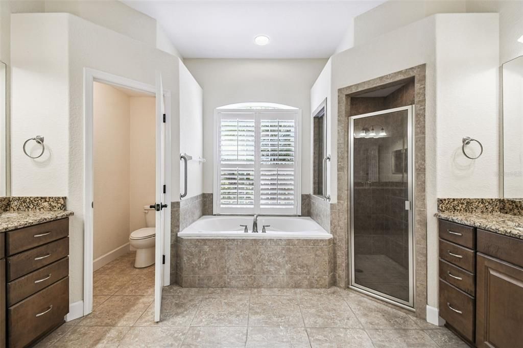 For Sale: $575,000 (3 beds, 3 baths, 2736 Square Feet)