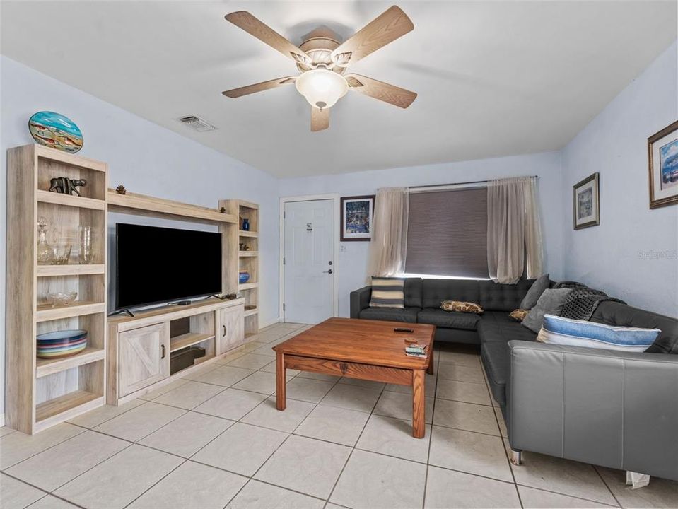 For Sale: $369,900 (4 beds, 2 baths, 1384 Square Feet)