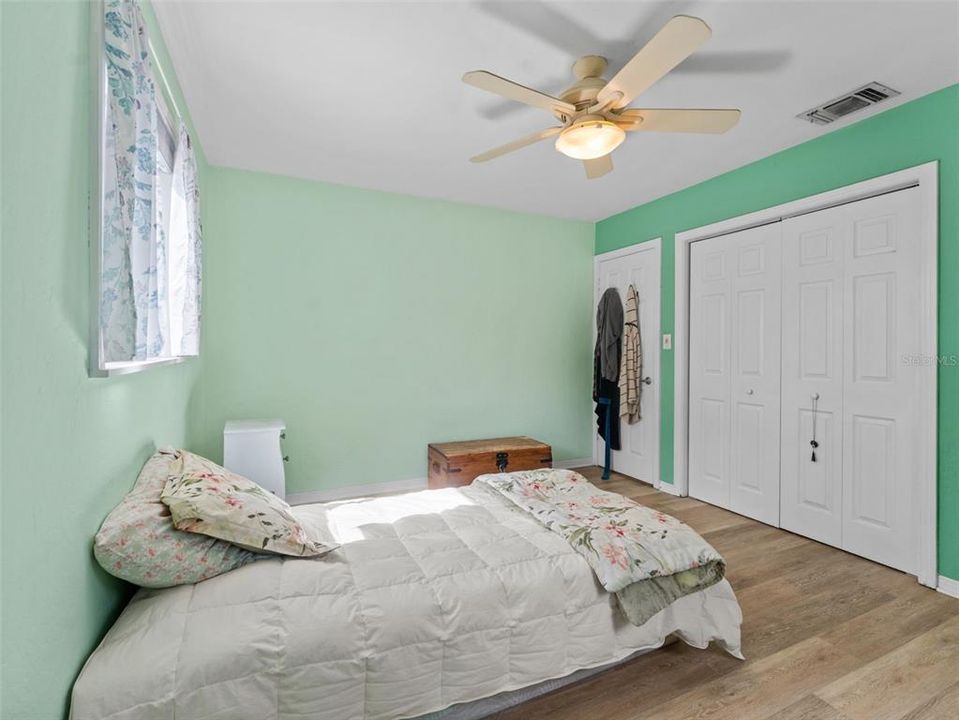 For Sale: $369,900 (4 beds, 2 baths, 1384 Square Feet)