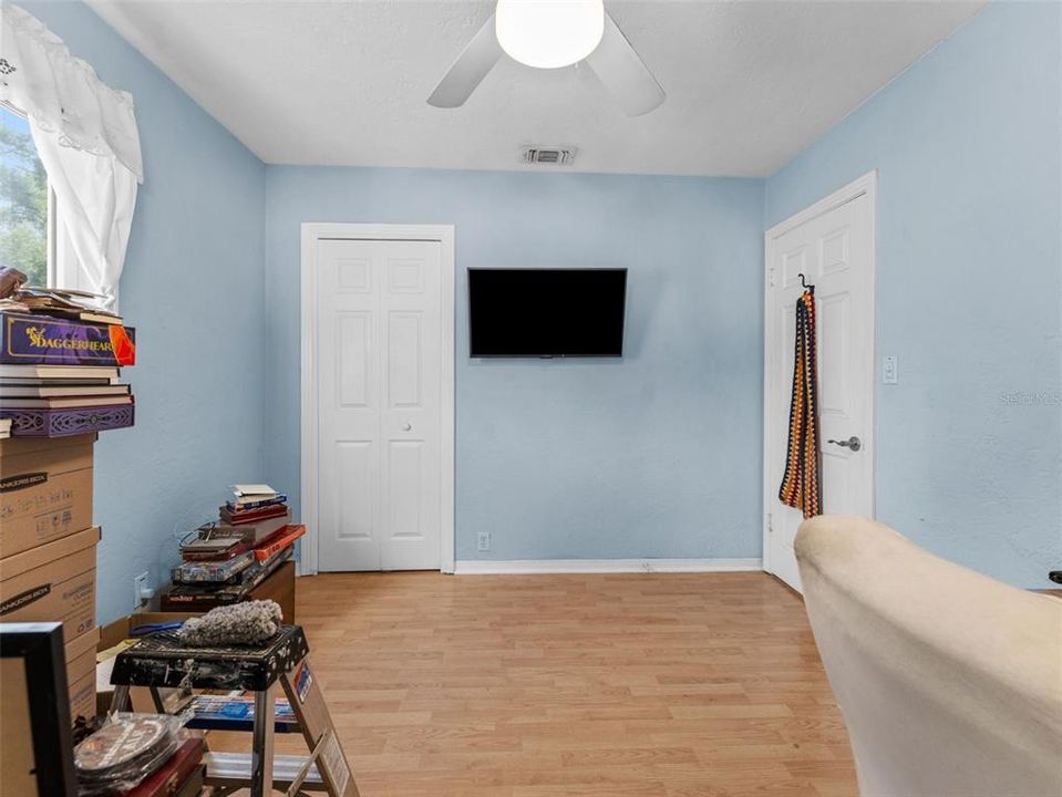 For Sale: $369,900 (4 beds, 2 baths, 1384 Square Feet)