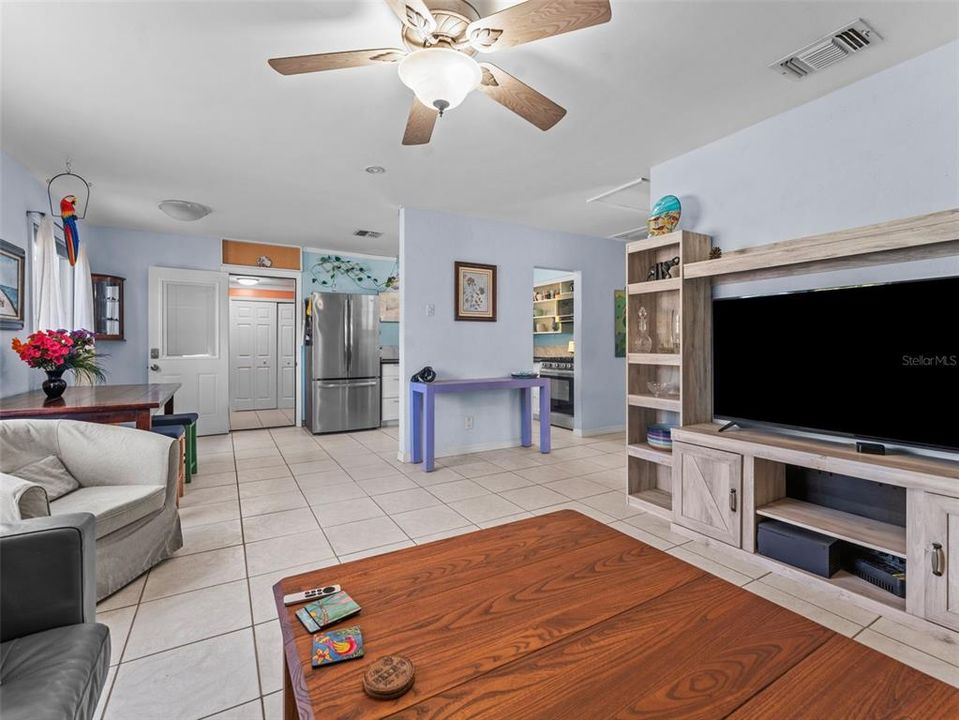 For Sale: $369,900 (4 beds, 2 baths, 1384 Square Feet)