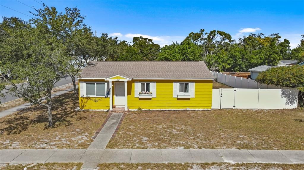 For Sale: $369,900 (4 beds, 2 baths, 1384 Square Feet)