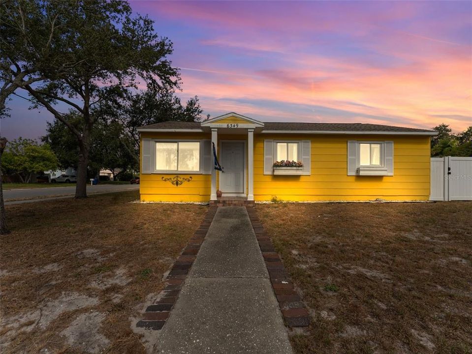 For Sale: $369,900 (4 beds, 2 baths, 1384 Square Feet)