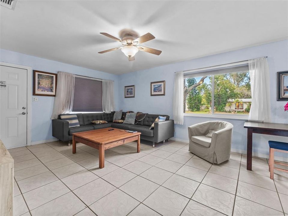 For Sale: $369,900 (4 beds, 2 baths, 1384 Square Feet)