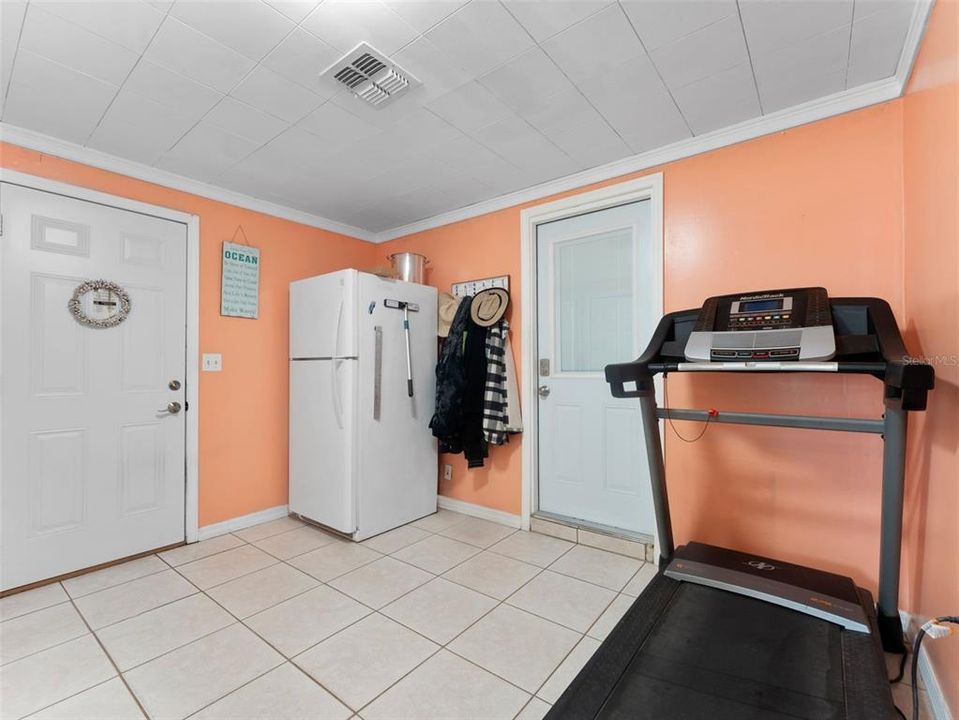 For Sale: $369,900 (4 beds, 2 baths, 1384 Square Feet)