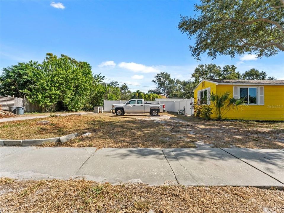 For Sale: $369,900 (4 beds, 2 baths, 1384 Square Feet)