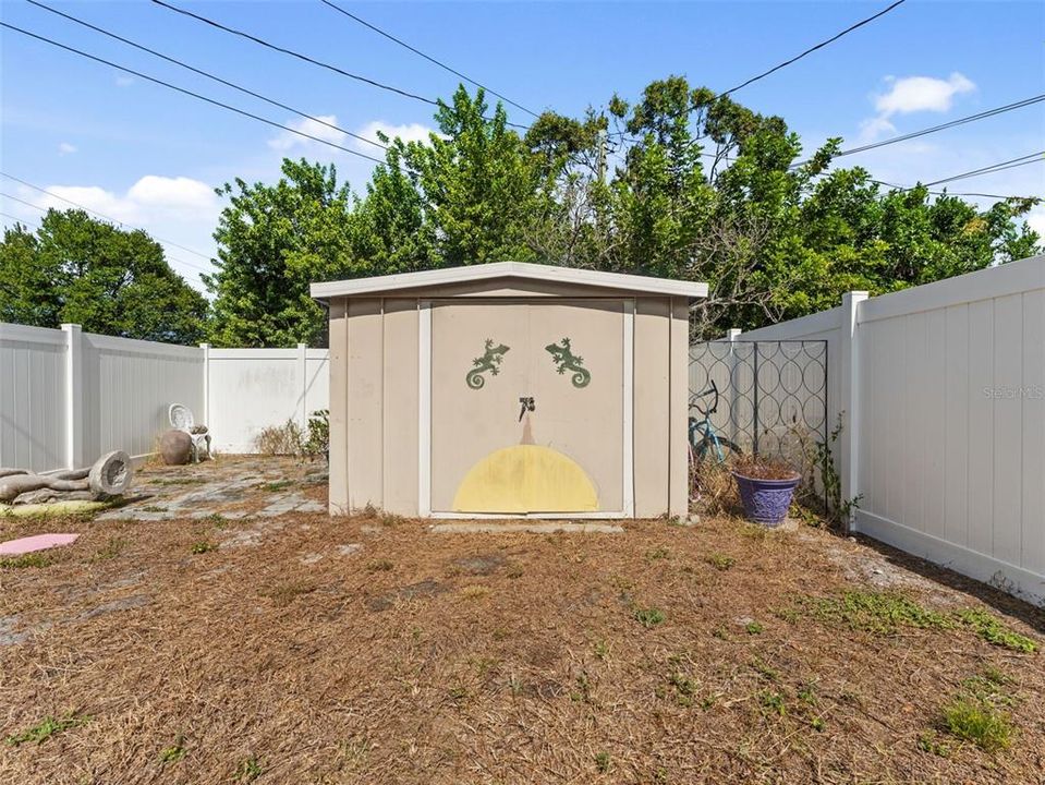 For Sale: $369,900 (4 beds, 2 baths, 1384 Square Feet)