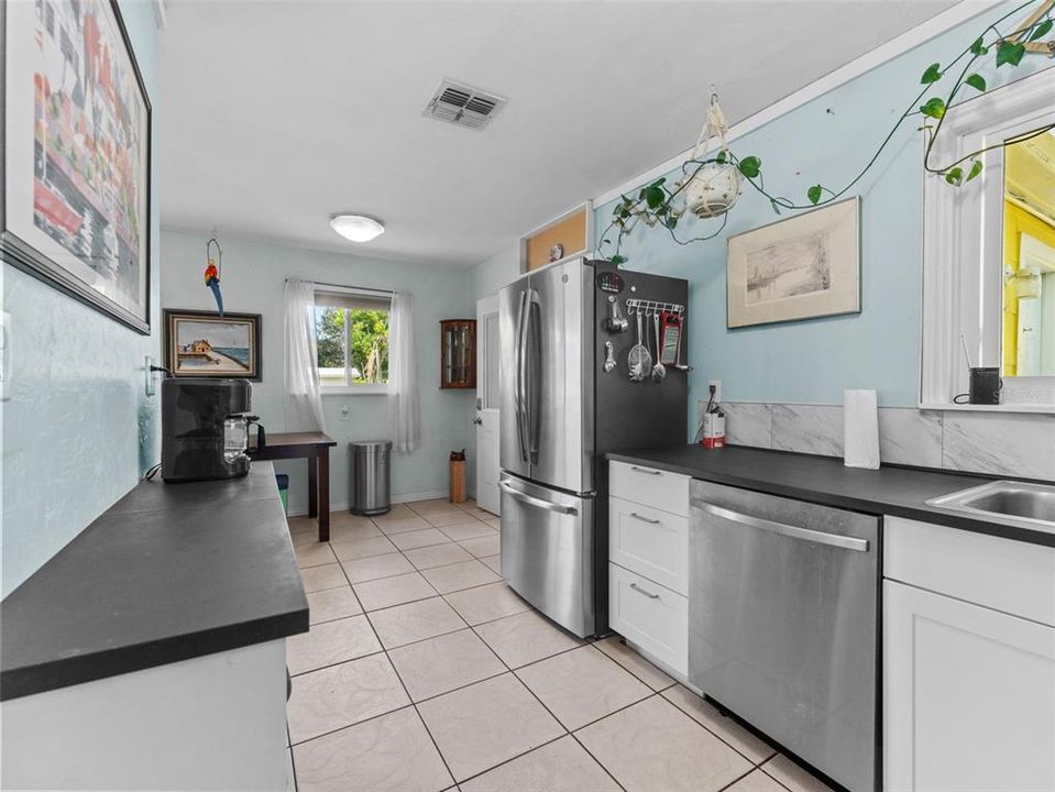 For Sale: $369,900 (4 beds, 2 baths, 1384 Square Feet)