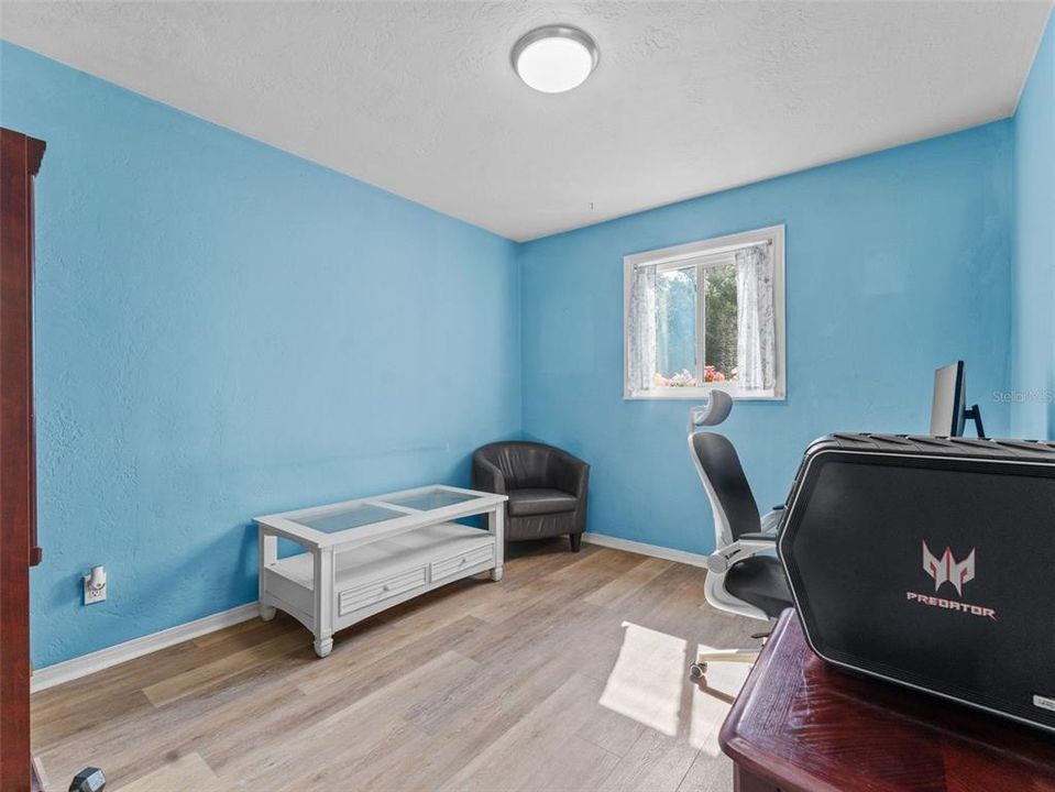 For Sale: $369,900 (4 beds, 2 baths, 1384 Square Feet)