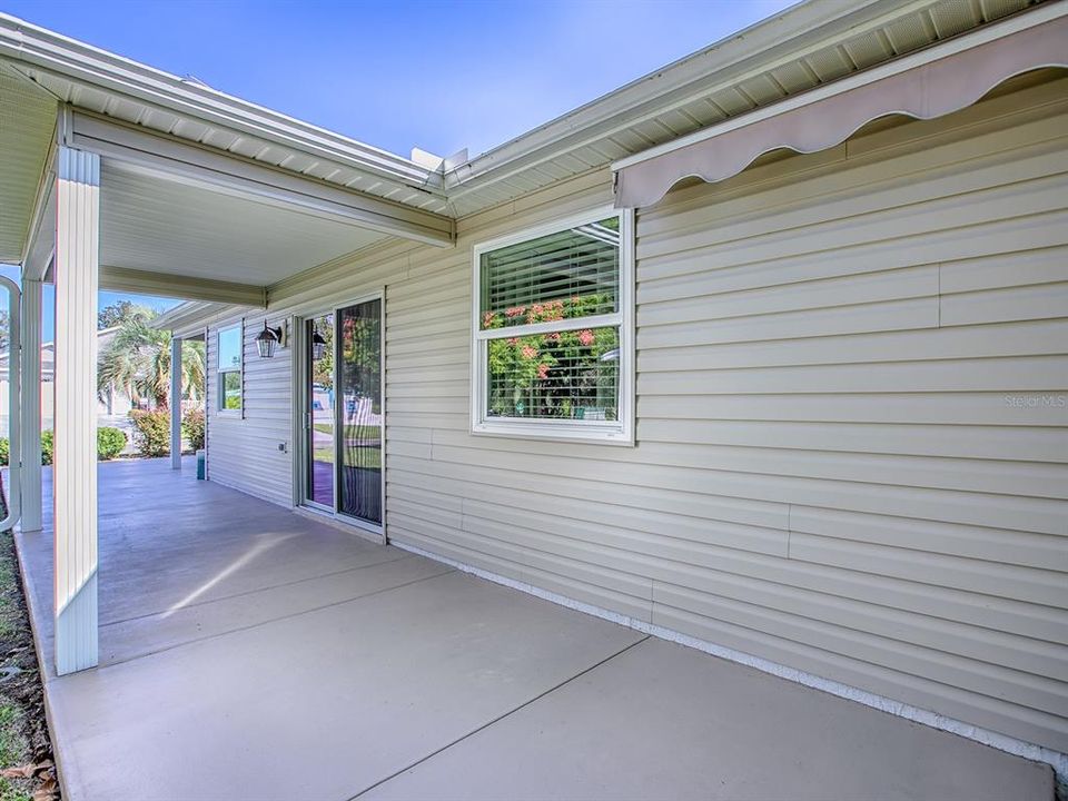 For Sale: $319,999 (2 beds, 2 baths, 1236 Square Feet)