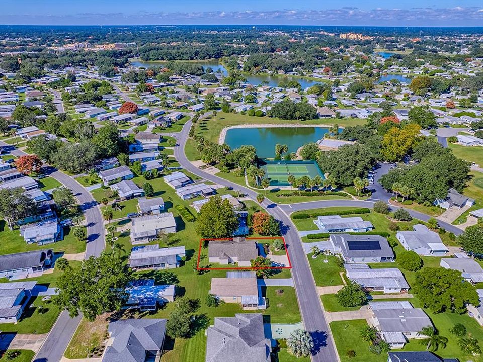 For Sale: $319,999 (2 beds, 2 baths, 1236 Square Feet)