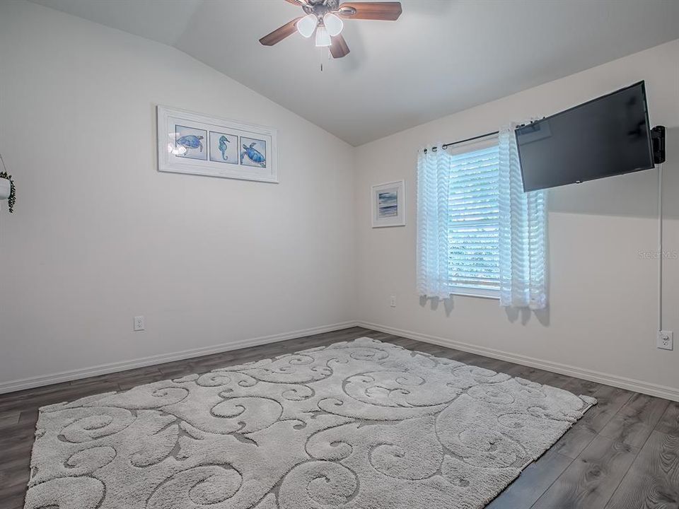 For Sale: $319,999 (2 beds, 2 baths, 1236 Square Feet)