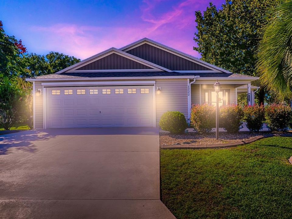 For Sale: $319,999 (2 beds, 2 baths, 1236 Square Feet)