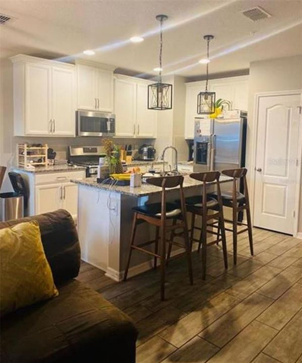 出租: $2,200 (3 贝兹, 2 浴室, 1490 平方英尺)